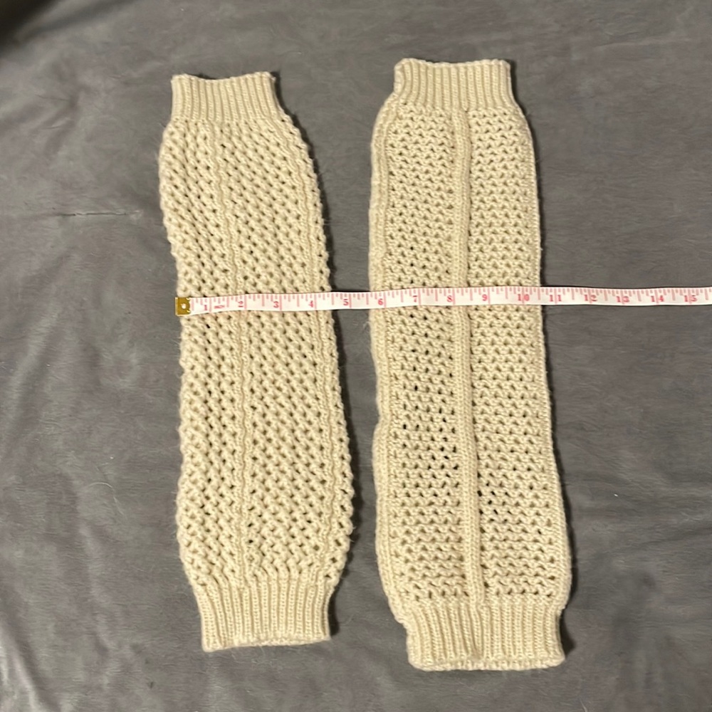 Cream arm sleeves
